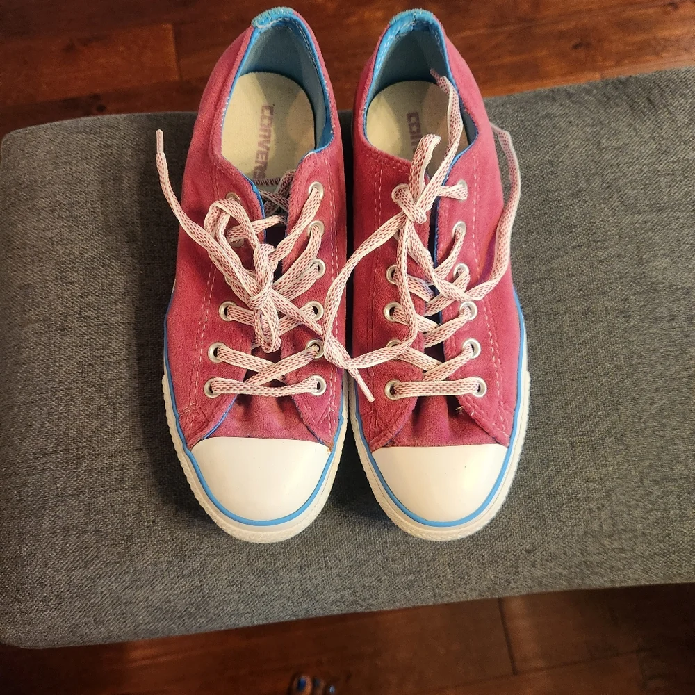 Hot pink suede converse. Unisex. Size 9 women. Size 7 men. - Picture 5 of 5